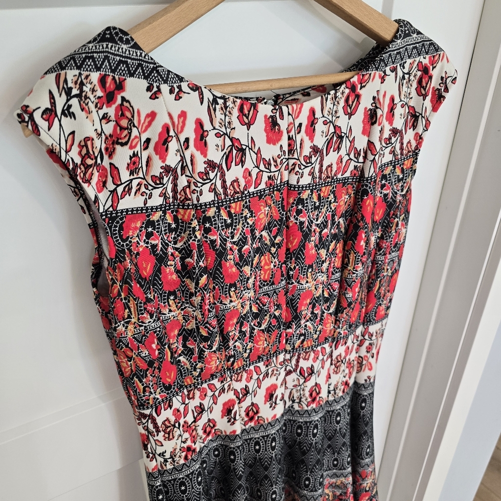 Gabby Skye Floral Print Dress Womens 10 Sleeveless A-Line Casual Party Red Black